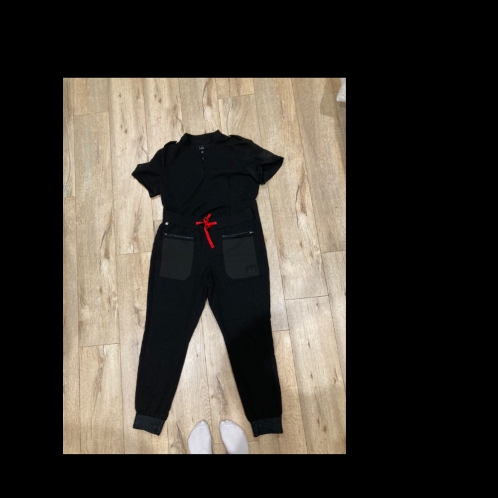 Figs Star Wars Dark Side Scrubs size large